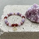 Bracelet en Pierre précieuse Breloque dorée signe du zodiaque Verseau (6 po (très petit), Quartz rose) (Modifier avec l'IA).webp