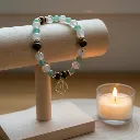 Bracelet en Pierre précieuse Breloque dorée signe du zodiaque Gémeaux (6 po (très petit), Quartz rutile) (Modifier avec l'IA) (3).webp